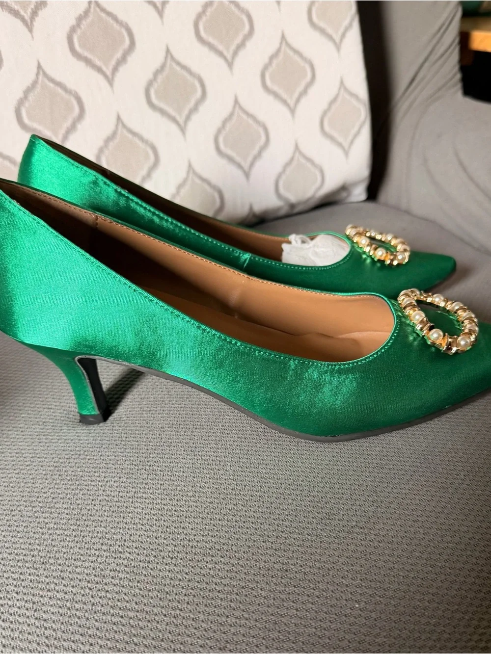 Emerald Satin Pointed Pumps with Pearl & Gold Ring